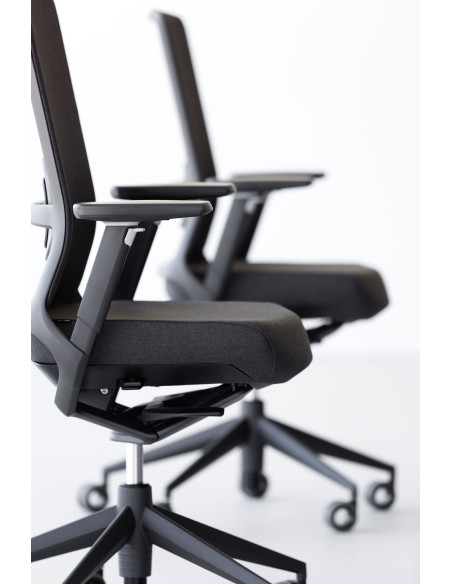 Silla de oficina, estructura negra, TNK 500