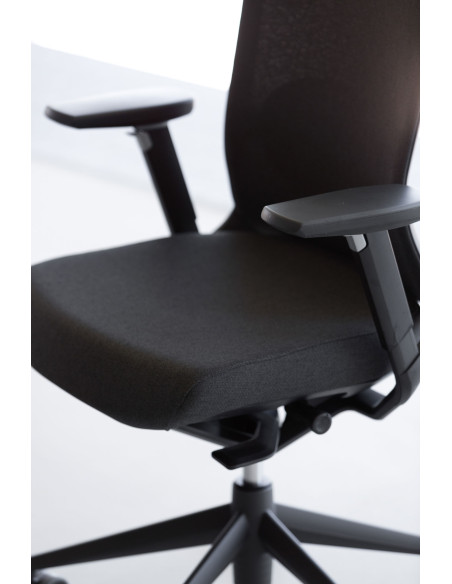 Silla de oficina, estructura negra, TNK 500