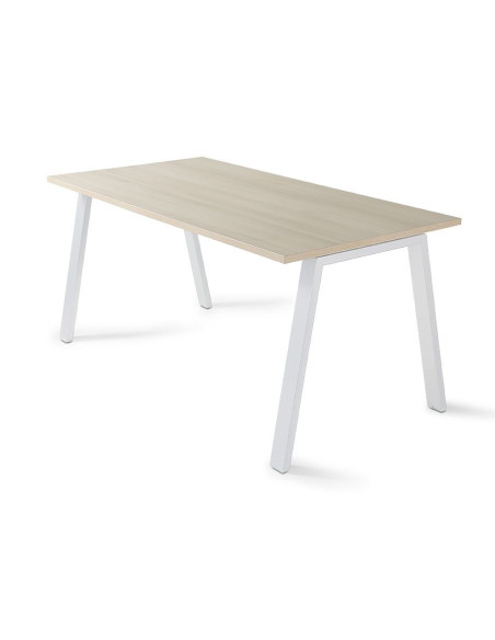 Mesa estructura metálica, Atrio